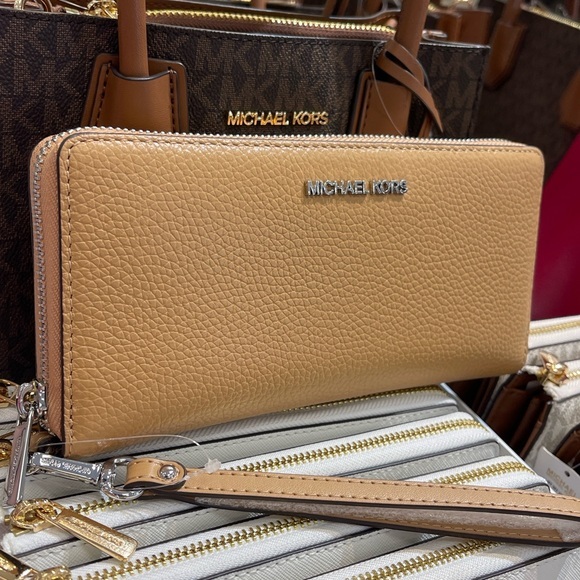 Michael Kors Handbags - MICHAEL KORS Lg Pebbled Leather Continental Wallet Wristlet Phone Holder 
Peanut